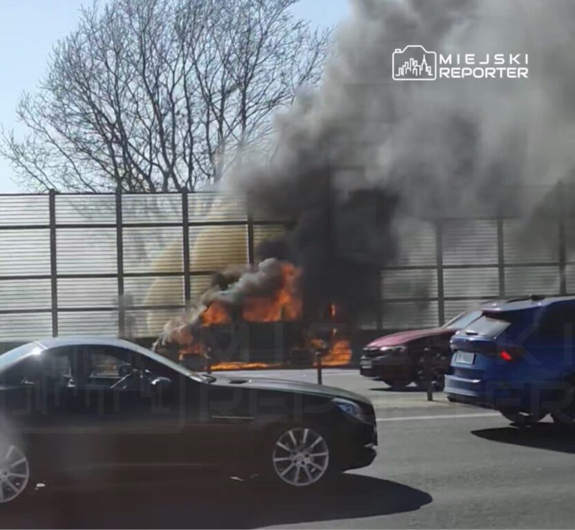 Varsova da s2 otoyolunda zincirleme kaza trafik aksadi 51477