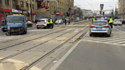 Varsova da sarhos surucu tramvayla carpisti 56177