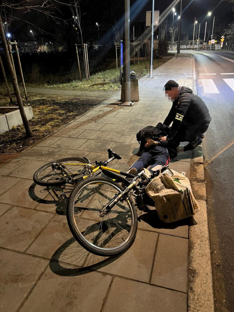 varsova da seri otomobil hirsizi yakalandi tekrar suc i slerken tutuklandi 55487