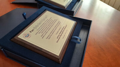 Varşova'da şüpheliyi yakalayan vatandaşlara polis teşekkürü 2 Varsova da supheliyi yakalayan vatandaslara polis tesekkuru 55160