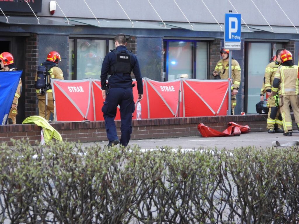 varsova da tadilattaki atis poligonunda yangin 4 olu 2 yarali 53784