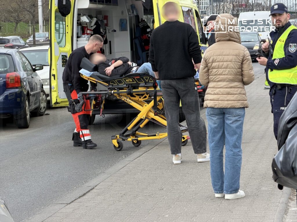 varsova da taksi surucusu yaya ve calisana carpti gozaltina alindi 57429