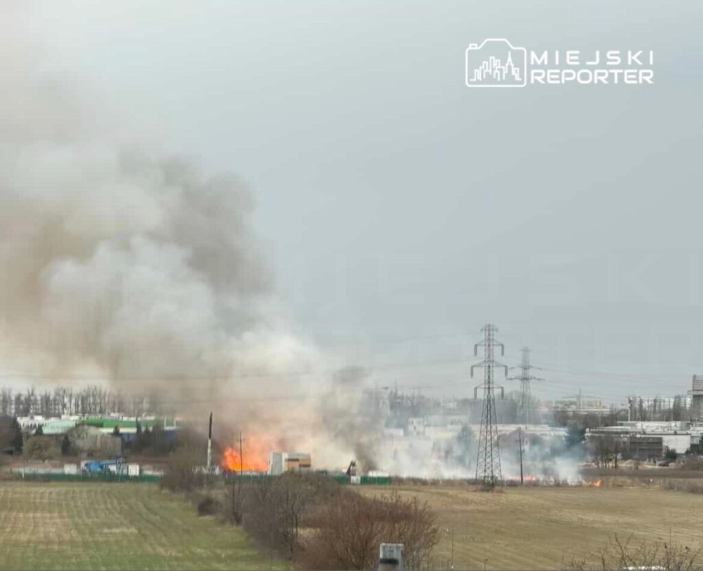 varsova da tarczowa caddesi nde cikan yangin metro i nsaatini tehdit etti 56102