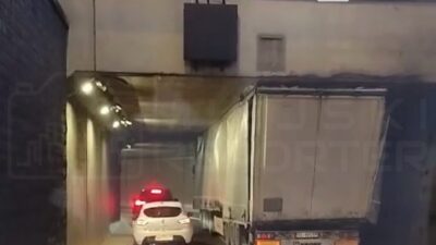 Varsova da tir kazasi trafigi felc etti surucu kacti 52416