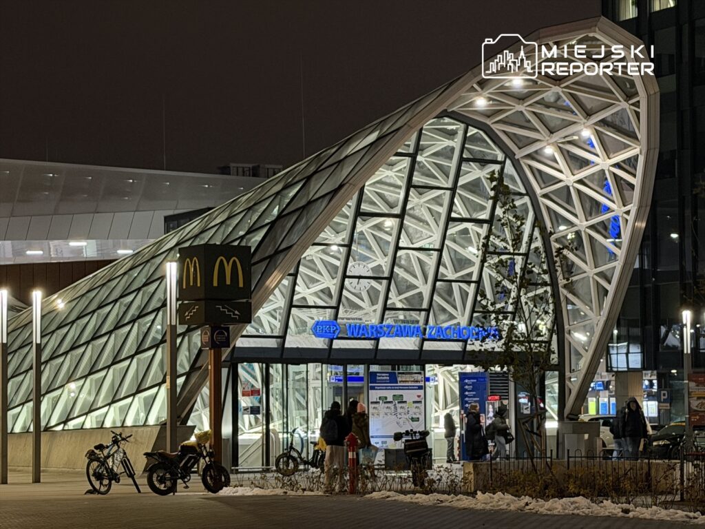 varsova da tramvay agi arizasi s4 hattinda 30 dakikaya varan gecikmeler 50557