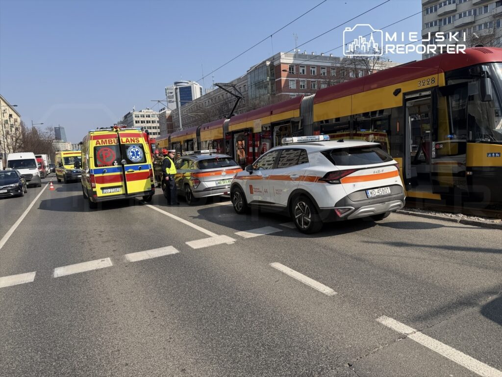 varsova da tramvay kazasi 8 yarali ve ulasimda aksama 52525