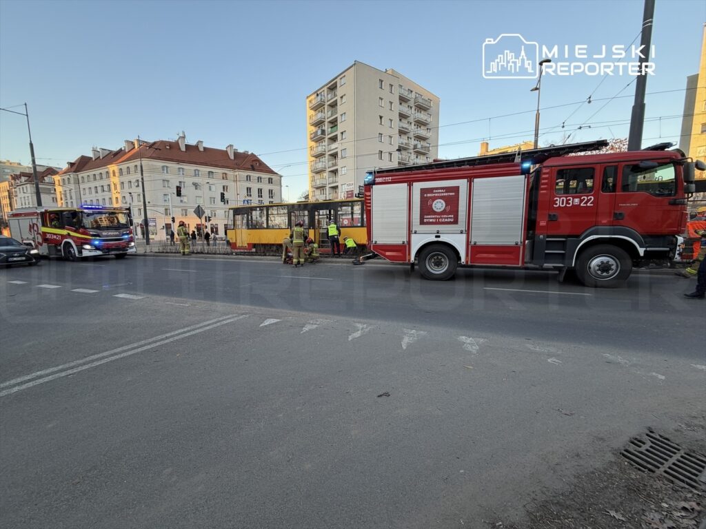 varsova da trolleybus yaya carpti 36 yasindaki adam kritik halde hastaneye kaldirildi 50875