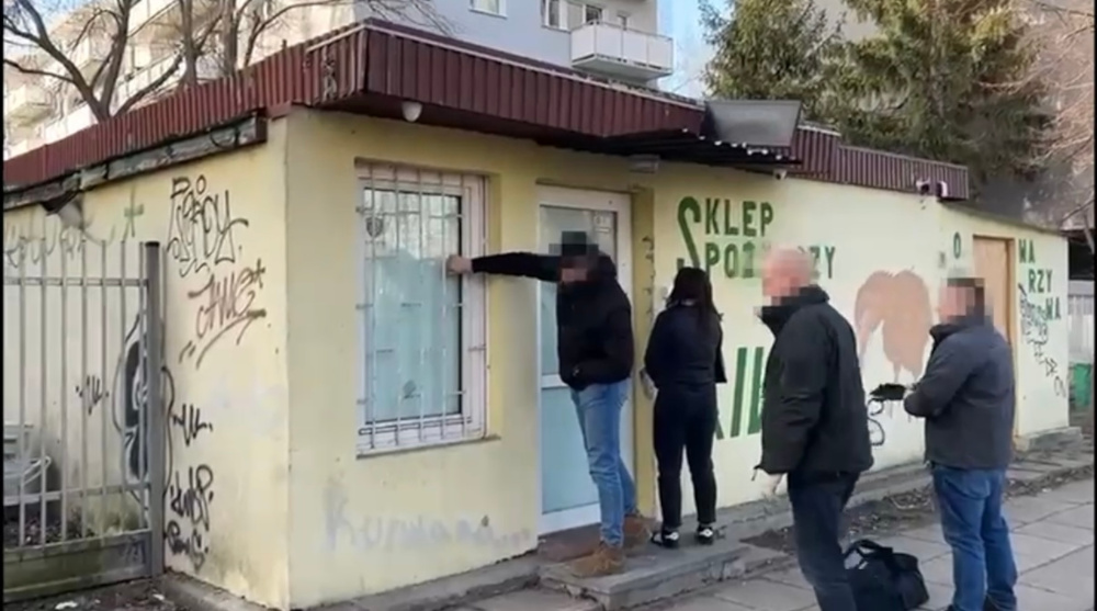 Varsova da yasa disi kumar operasyonuna baskin 5 makine ele gecirildi 52031