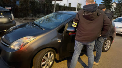 Varsova polisi uygulama tabanli tasimacilik suruculerine yonelik kontrollerini surduruyor 50889