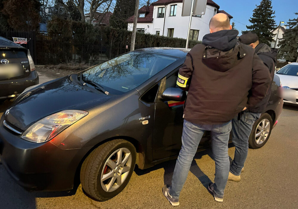 Varsova polisi uygulama tabanli tasimacilik suruculerine yonelik kontrollerini surduruyor 50889