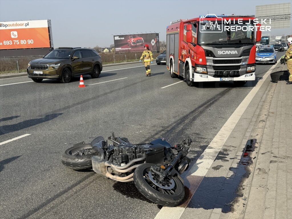 varsova ya giden s2 karayolunda motosikletli kaza lastik patlamasi suphesi 54677