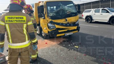 Varsova ya giden s8 otoyolunda zincirleme kaza trafik aksadi 54826