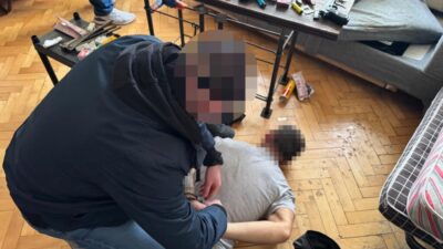 Warsawa da marsza kowska caddesi ndeki lise binasi hava silahi ile ateslendi 43 yasindaki supheli tutuklandi 51270