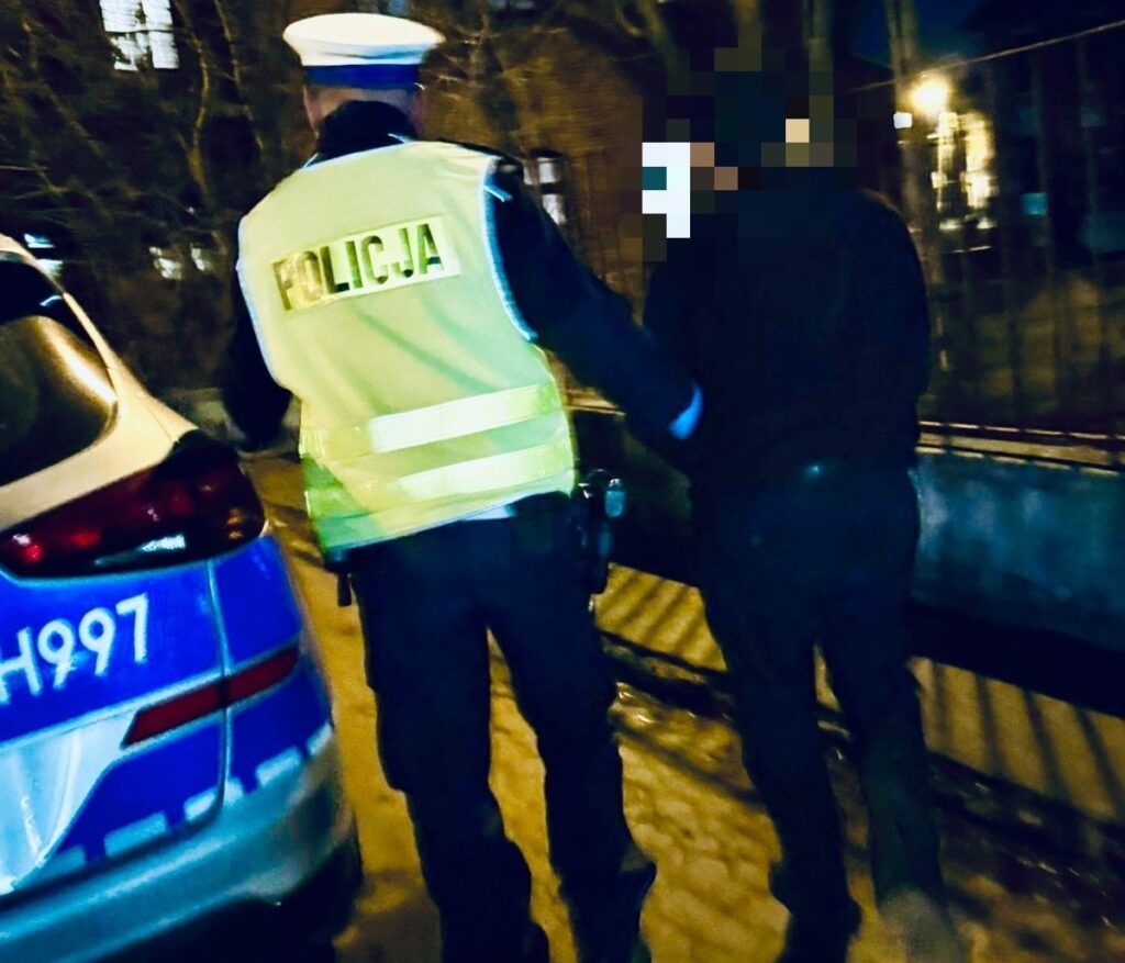 yrard w da alkollu arac kullanan surucu yakalandi 35 yasindaki sahis erkekler gunu nedeniyle alkol aldigini i ddia etti 51350