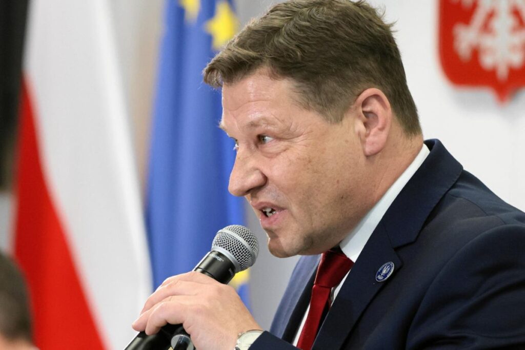 yuksek mahkeme disiplin savcisi schab in dokunulmazligi davasini yurutmeyi durdurdu 55663