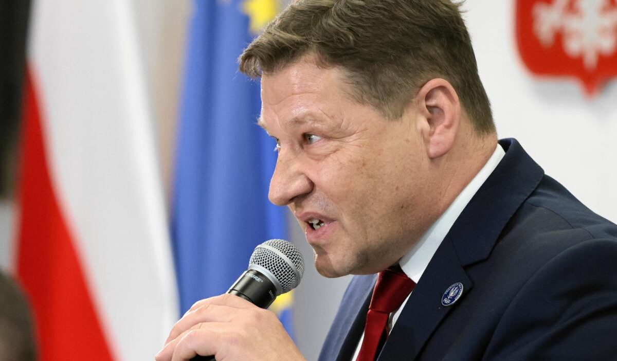 Yuksek mahkeme disiplin savcisi schab in dokunulmazligi davasini yurutmeyi durdurdu 55663