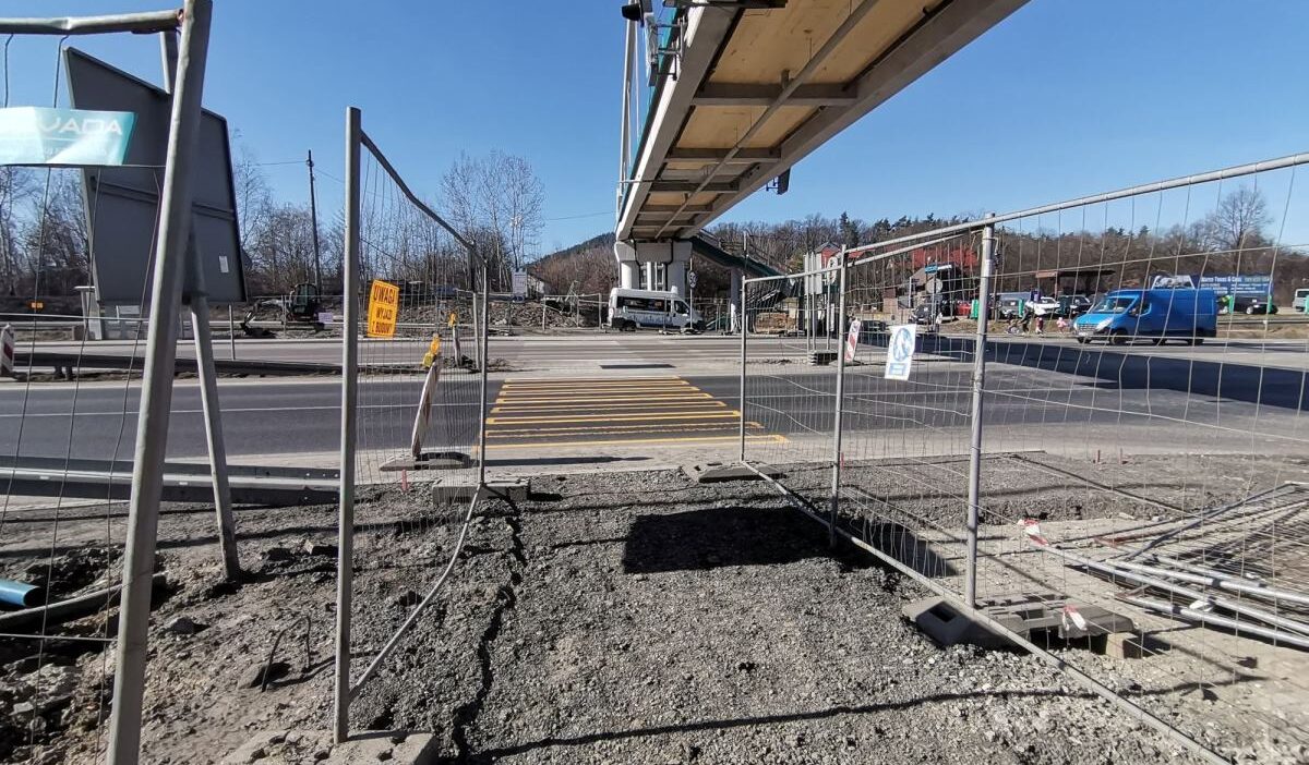 Zakopanka da trafige kisitlama krakow yonundeki sol serit kapatiliyor 54205