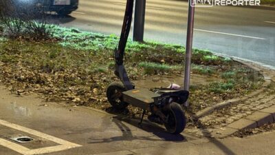 12 yasindaki elektrikli scooter kullanicisi trafik kazasinda yaralandi polis uyariyor 58425