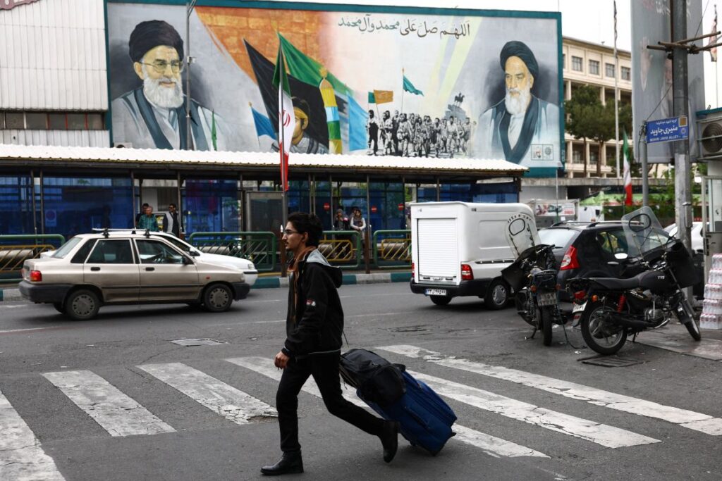 abd senatosu ndan i ran a karsi sert uyari trump a saldiri yeniden baslatma cagrisi 66294