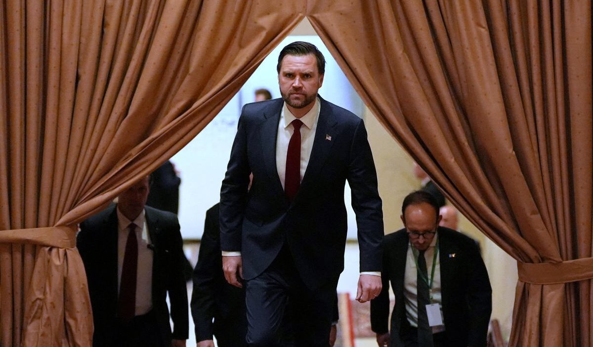 Abd ve i ran orta dogu daki gerilimi azaltmak i cin pakistan da gorusmeye basladi 60913