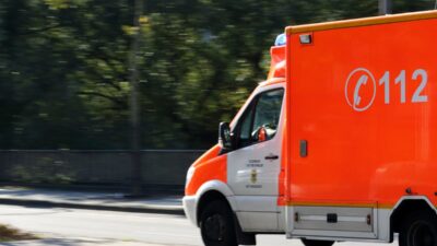 Almanya'da paskalya kutlaması sırasında ağaç devrildi: 3 ölü, yaralılar var 3 Almanya da paskalya kutlamasi sirasinda agac devrildi 3 olu yaralilar var 59010