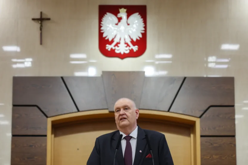 Anayasa mahkemesi nde gorevlerine baslayan hakim sayisi i kiyle sinirli 60201