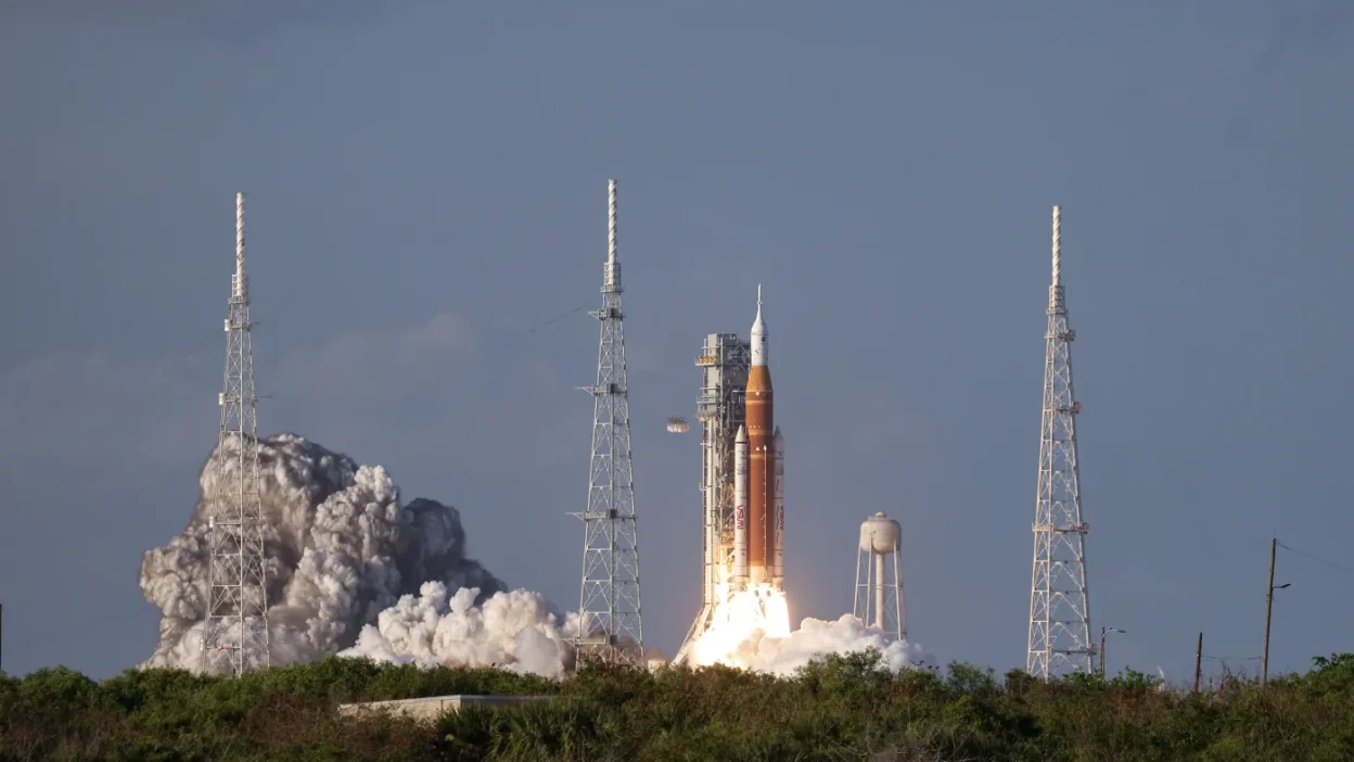 Artemis ii gorevi firlatildi i nsanlik 53 yil sonra ay yorungesine donuyor 57963