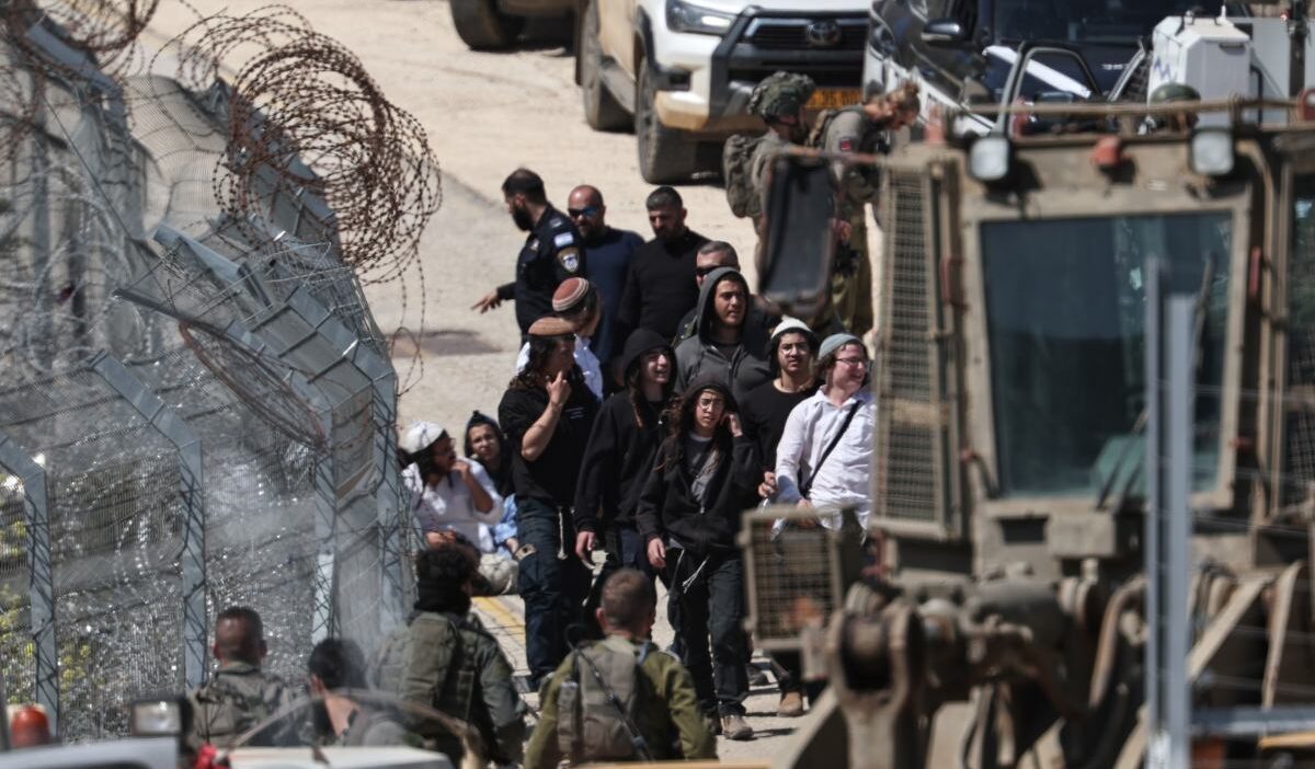 Asiri sagci grup suriye de i srail yerlesimi kurmak amaciyla binaya barikat kurdu 65679