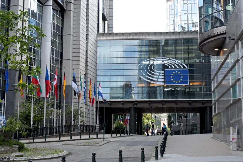 avrupa parlamentosu komisyonu polonyali milletvekillerinin dokunulmazligini kaldirmayi onerdi 65538