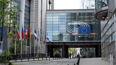 Avrupa parlamentosu komisyonu polonyali milletvekillerinin dokunulmazligini kaldirmayi onerdi 65538