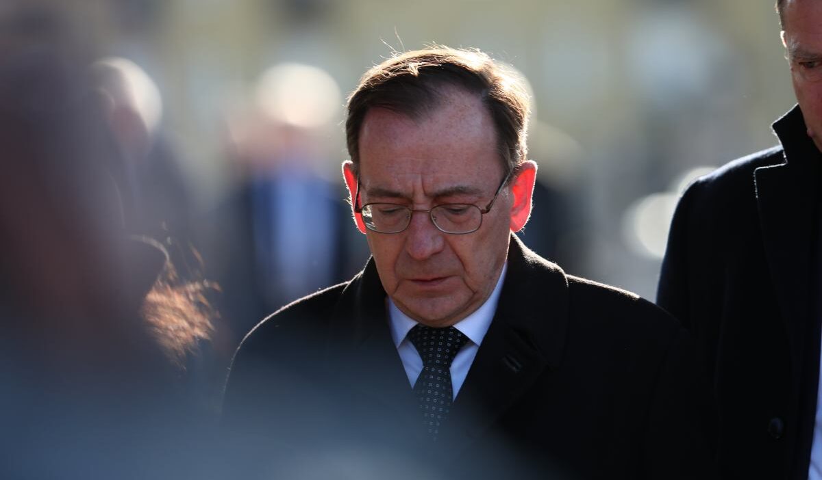 Avrupa parlamentosu nda kami ski nin dokunulmazliginin kaldirilmasi sureci basladi 66884