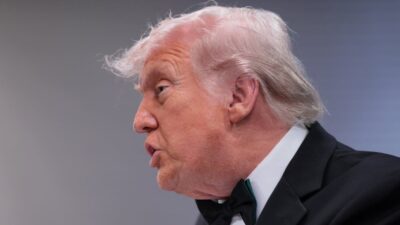 Beyaz saray muhabirleri dernegi gala gecesinde silahli saldiri girisimi 66427