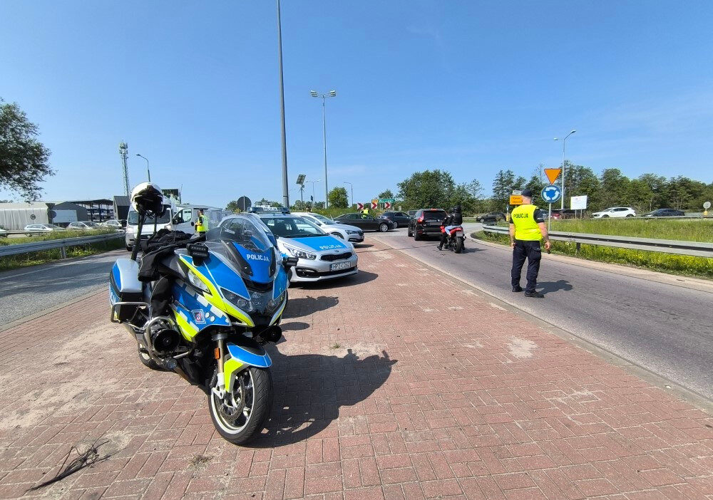 Bmw surucusu polisten kacarken hem alkollu hem de uyusturucu maddeli yakalandi 67433