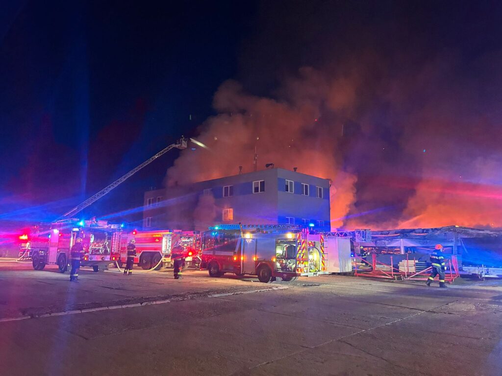 cek cumhuriyeti nde savunma sanayi tesisine saldiri polonya vatandaslarina yardim suclamasi 58041