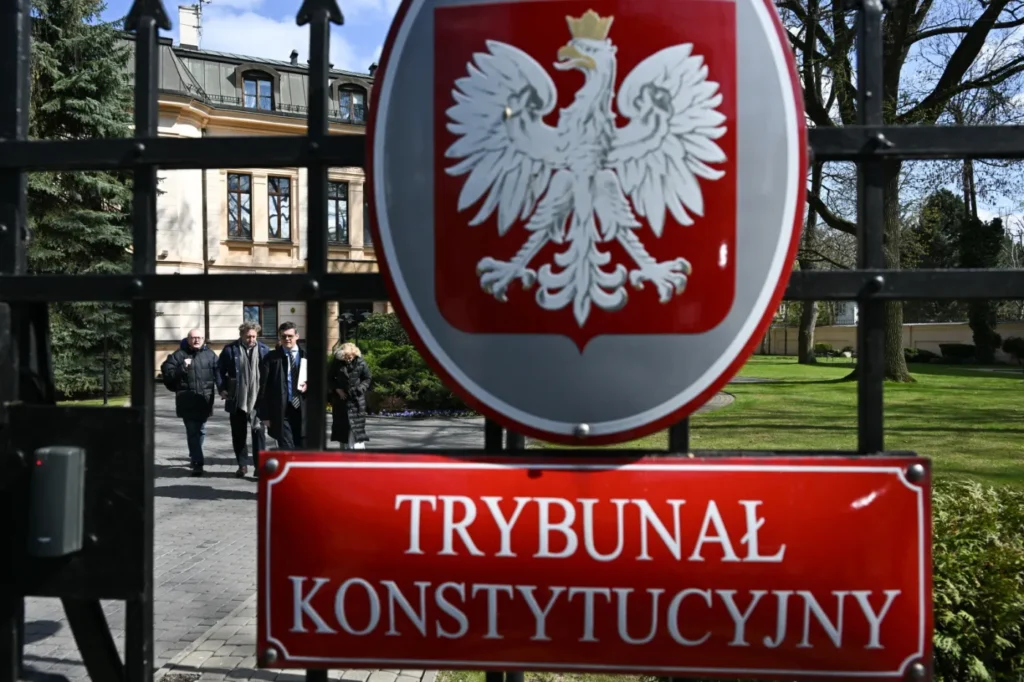 cumhurbaskani yeminleri engelliyor anayasal krize yol acan durum 60707