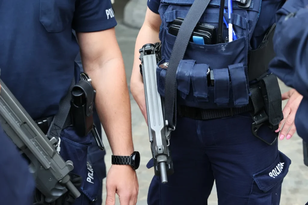 d daki gillette fabrikasinda silahli saldiri calisana ates acildi operasyon baslatildi 57561