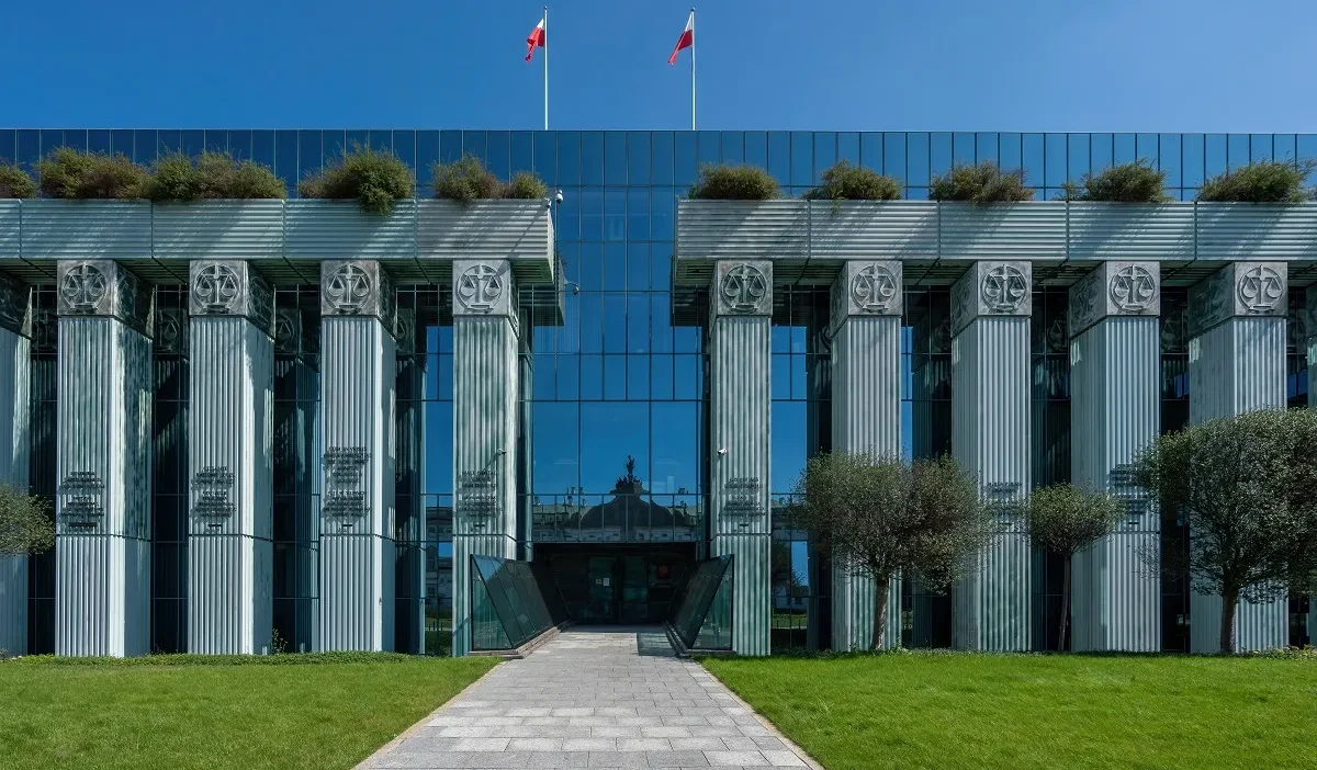 Devlet memurlarina yonelik hukuki koruma sinirlari yuksek mahkeme karariyla netlesti 60523