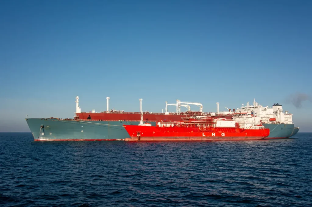 hurmuz bogazi nda gerginlik i ran tankere ates acti bogazi kapatti 63229