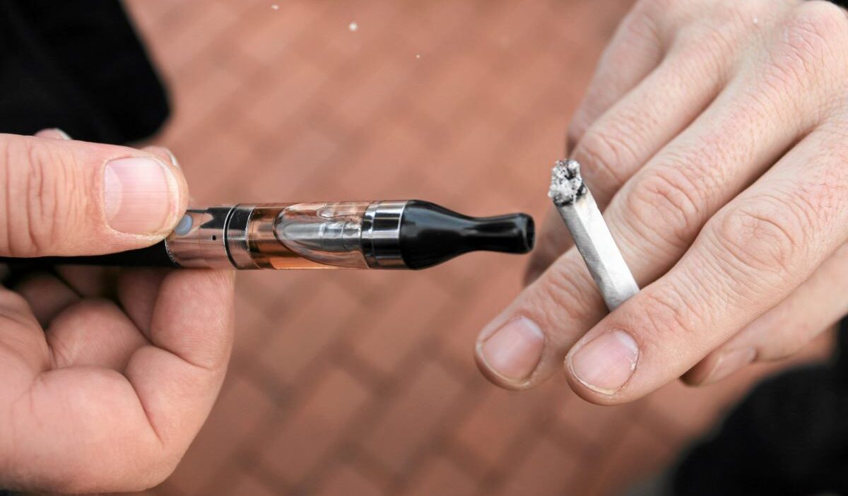 I ngiltere de genc nesle sigara yasagi getiren yasa kabul edildi 64186