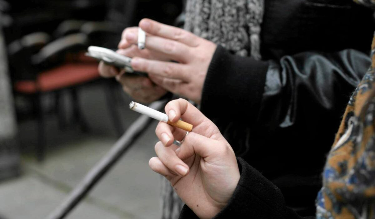 I ngiltere de yeni nesil sigara yasasi dogum tarihine gore satis yasagi ve polonya daki tepkiler 66873