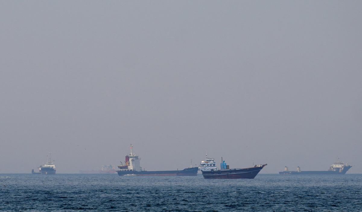 I ran devrim muhafizlari hurmuz bogazi nda i ki gemiyi durdurdu 65192