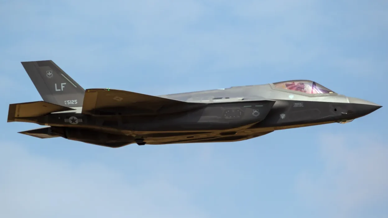 I ran hava sahasinda amerikan f 15 ucagi dusuruldu kurtarma operasyonu devam ediyor 58574