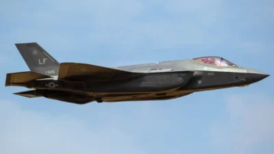 I ran hava sahasinda amerikan f 15 ucagi dusuruldu kurtarma operasyonu devam ediyor 58574