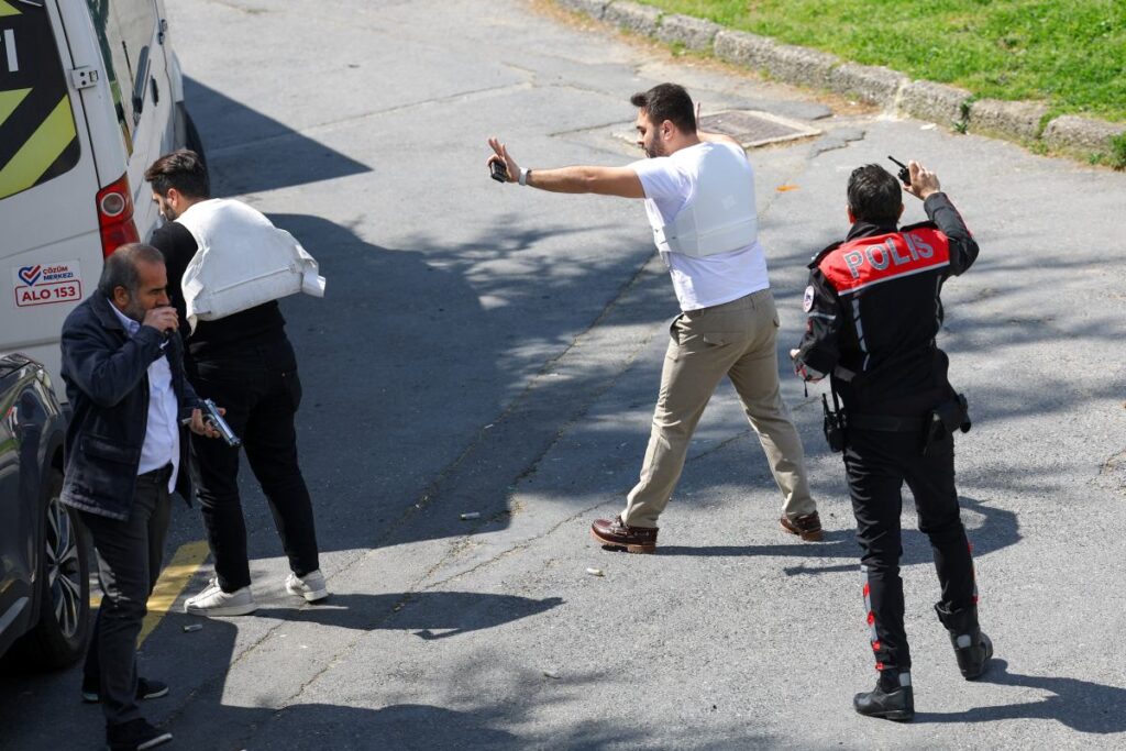 i stanbul da i srail konsoloslugu yakininda cikan silahli saldirida 3 kisi hayatini kaybetti 59334