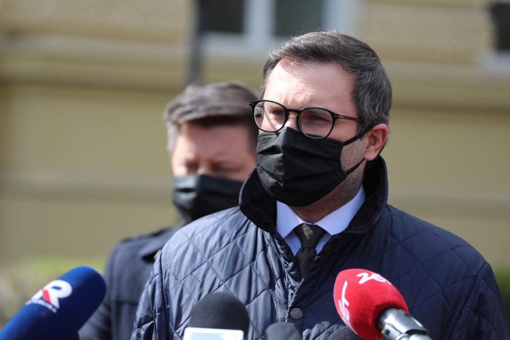 londra da kuczmierowski i adesi sureci yeni bir erteleme ile karsilasti 61256