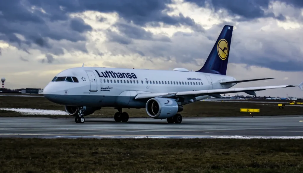 lufthansa da kapsamli grev yuzlerce ucus i ptal edildi 60331