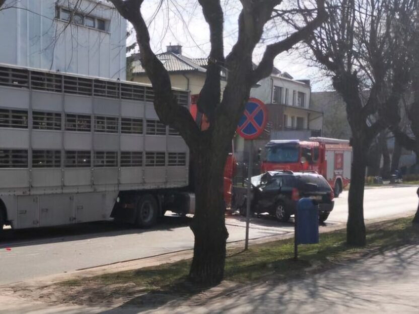 M awa da trafik kazasi bir yarali ve trafikte aksama 61306
