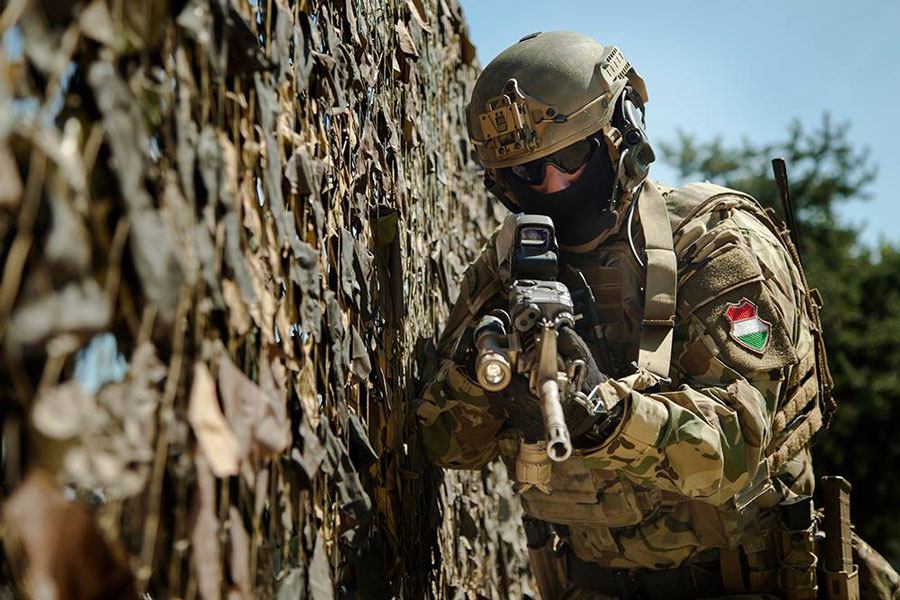 Macar ordusunda i stifa dalgalari ve rusya ile i liskiler alarm veriyor 60535