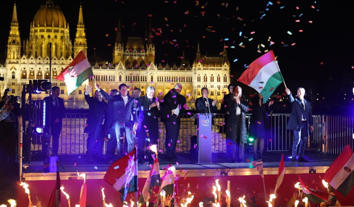 Macaristan'da 16 yıllık fidesz dönemi sona erdi, magyar seçimden galip ayrıldı 1 Macaristan da 16 yillik fidesz donemi sona erdi magyar secimden galip ayrildi 61224