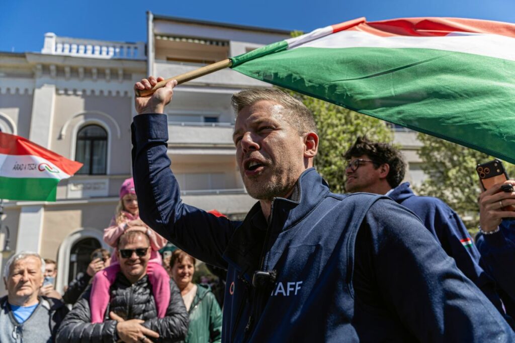 macaristan secimleri tisza ve fidesz arasinda siki yaris kararsiz oy kullanicilari belirleyici olacak 60545